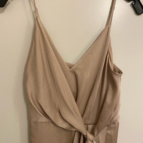 BRAND NEW SHONA JOY Luxe Tie Front Cocktail Dress | Gold | Size 4 - Picture 4 of 8